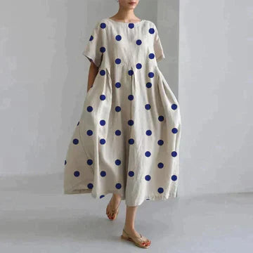 Lania | Tyylikäs mekko kukkaprintillä